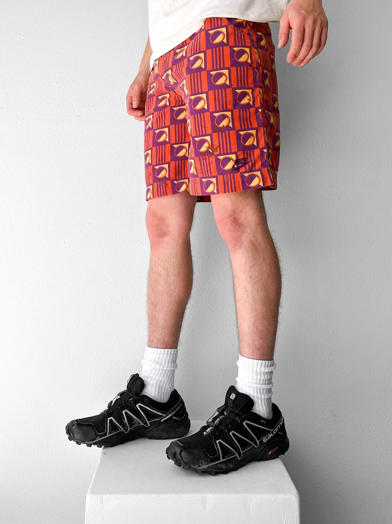 90's Nike Swoosh AOP Shorts - L